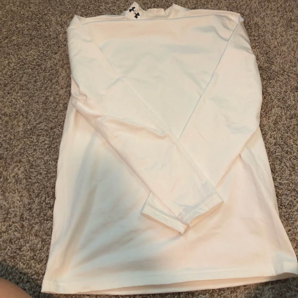 XL White Under Armour cold gear long sleeve top